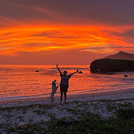 Mama Nings Beach Hotel Sekongkang Buitenkant foto