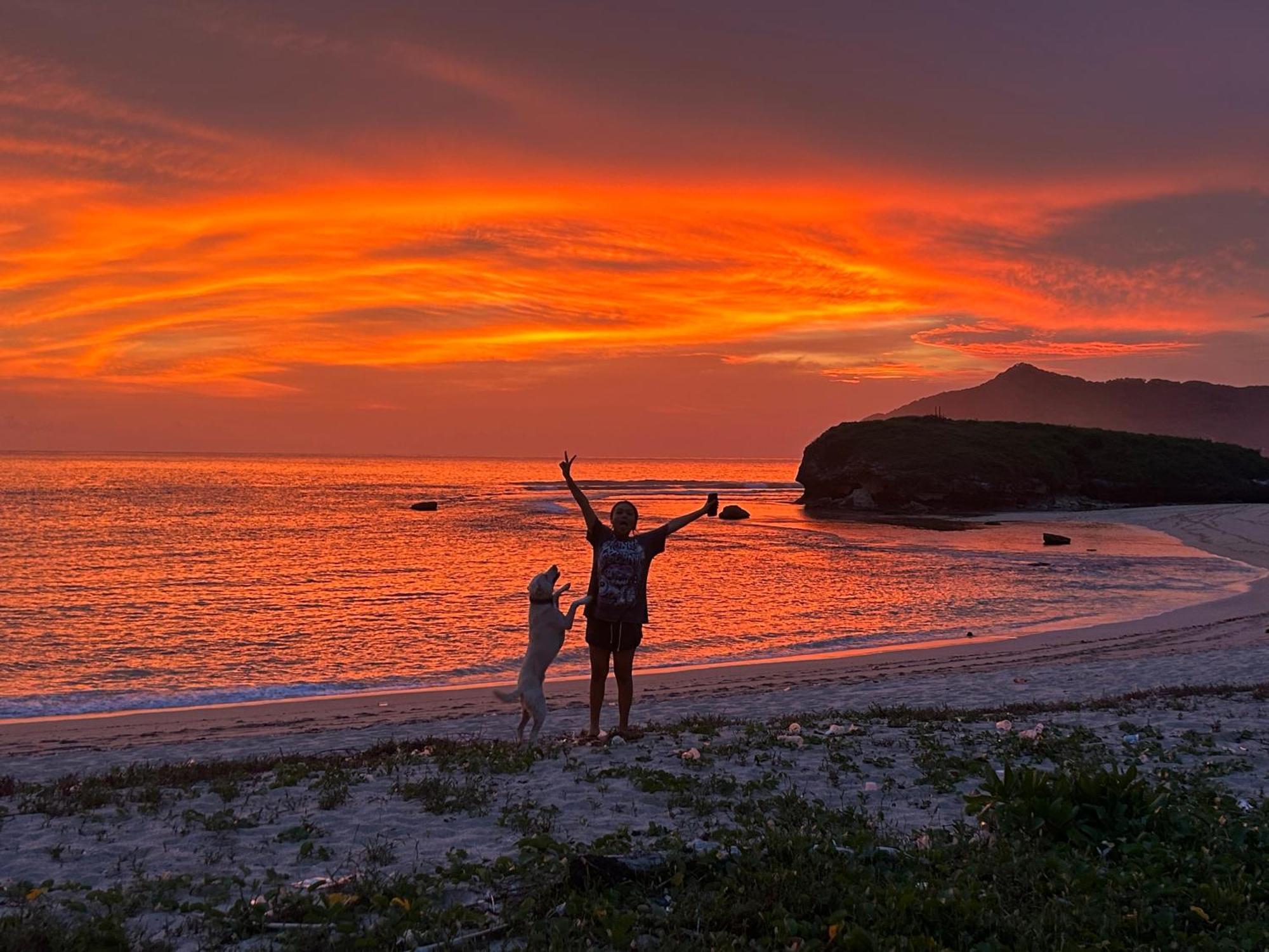 Mama Nings Beach Hotel Sekongkang Buitenkant foto