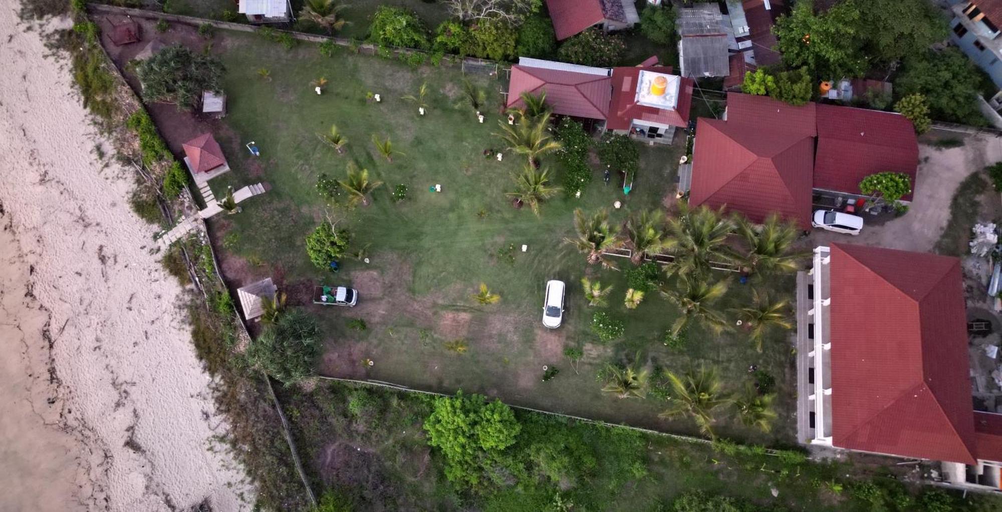 Mama Nings Beach Hotel Sekongkang Buitenkant foto