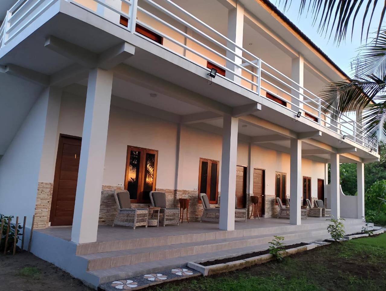 Mama Nings Beach Hotel Sekongkang Buitenkant foto